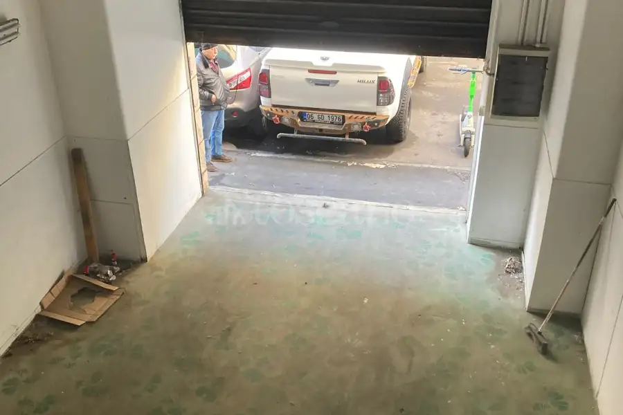 Negozio in vendita di 38 mq a €115.000 (rif. 9/2025)