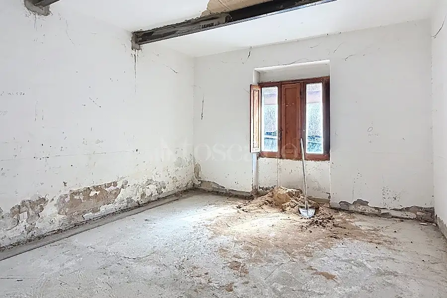 Casa Indipendente in vendita di 250 mq a €138.000 (rif. 129/2026)
