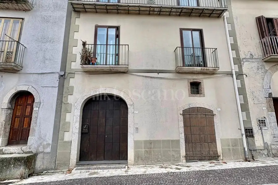 Casa Indipendente in vendita di 350 mq a €99.000 (rif. 101/2026)
