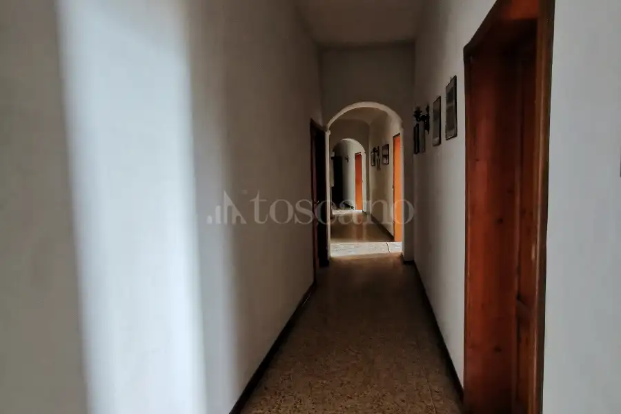 Casa in vendita di 290 mq a €200.000 (rif. 32/2022)