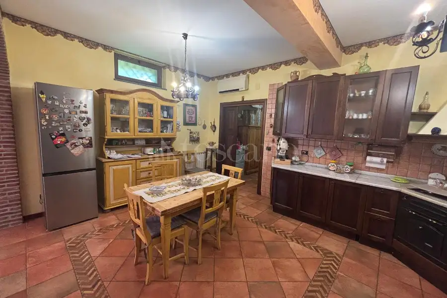 Villa in vendita di 270 mq a €490.000 (rif. 122/2026)