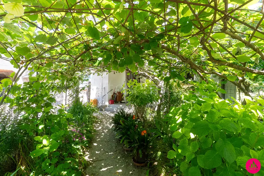 Casa Indipendente in vendita di 285 mq a €155.000 (rif. 82/2026)