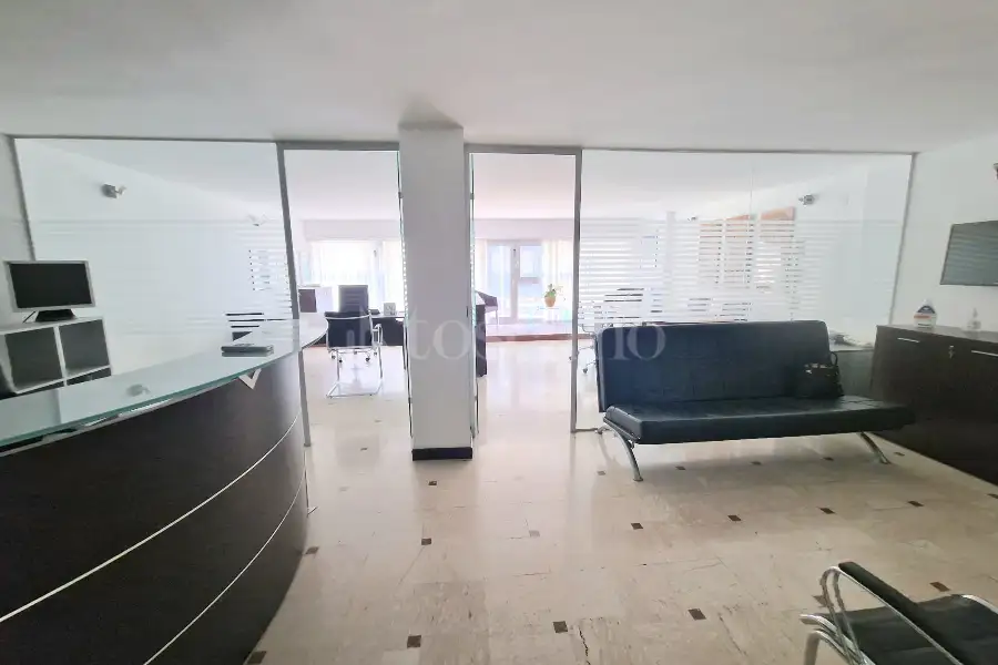 Ufficio in vendita di 100 mq a €255.000 (rif. 25/2026)