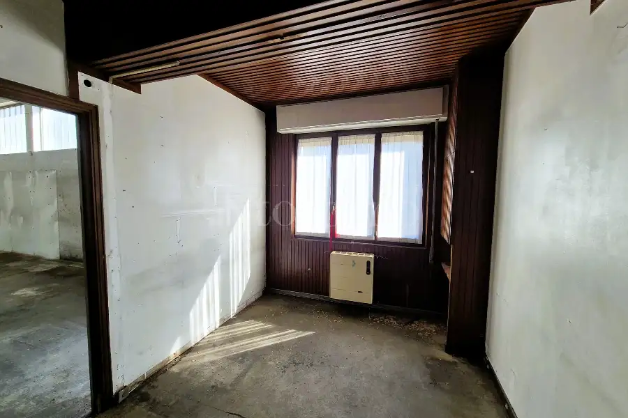 Laboratorio in vendita di 300 mq a €290.000 (rif. 24/2026)