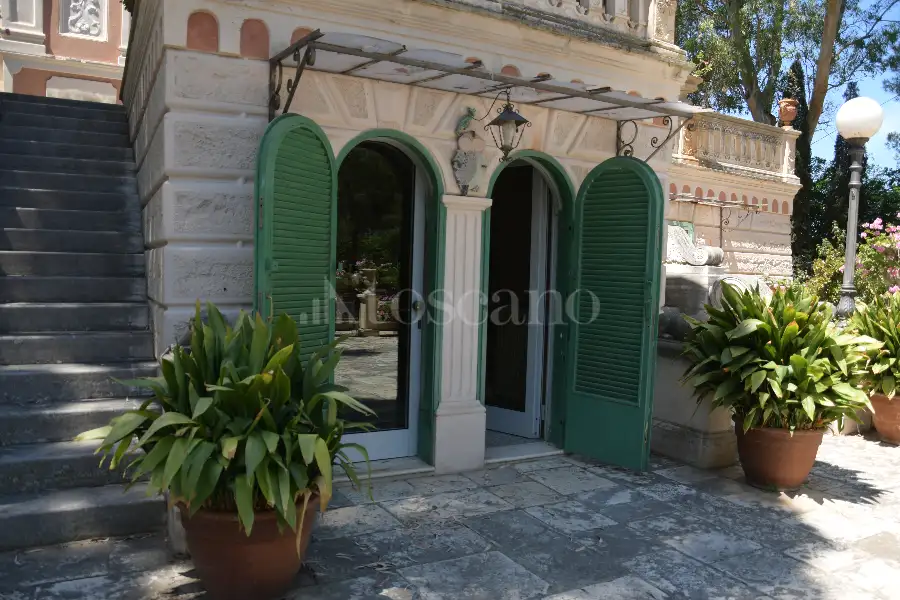 Villa in vendita di 603 mq a €1.770.000 (rif. 21/2023)