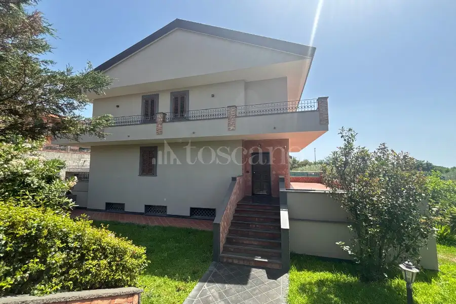 Villa in vendita di 270 mq a €490.000 (rif. 122/2026)