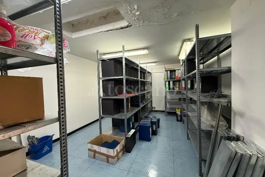 Negozio in vendita di 350 mq a €339.000 (rif. 6/2026)