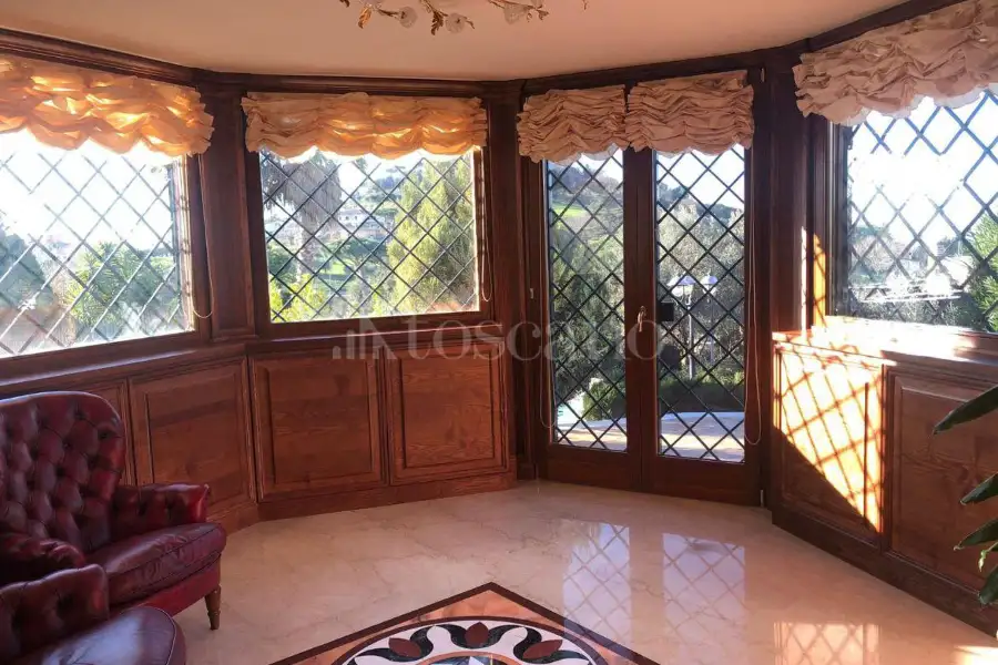 Villa in vendita di 650 mq a €998.000 (rif. 10/2024)