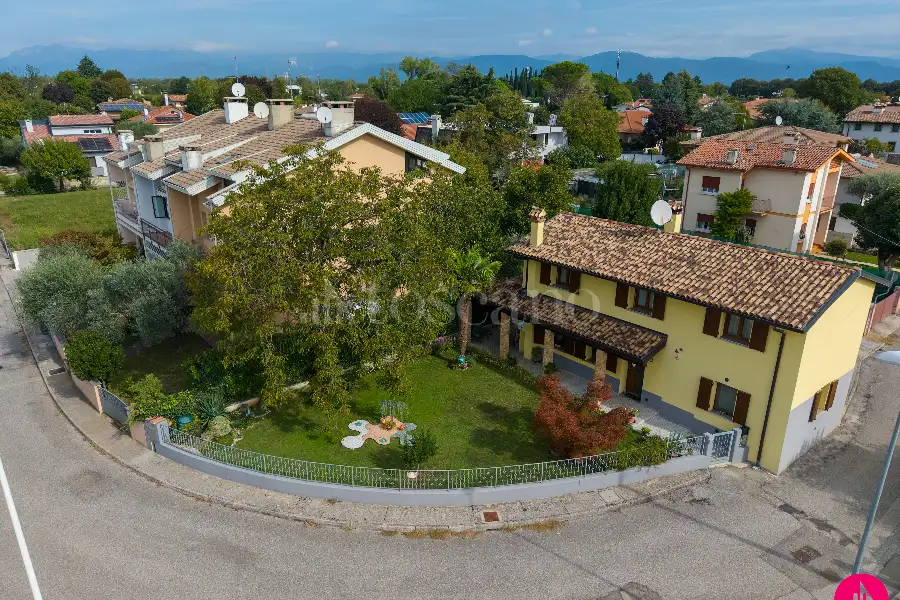 Villa in vendita di 200 mq a €315.000 (rif. 23/2026)