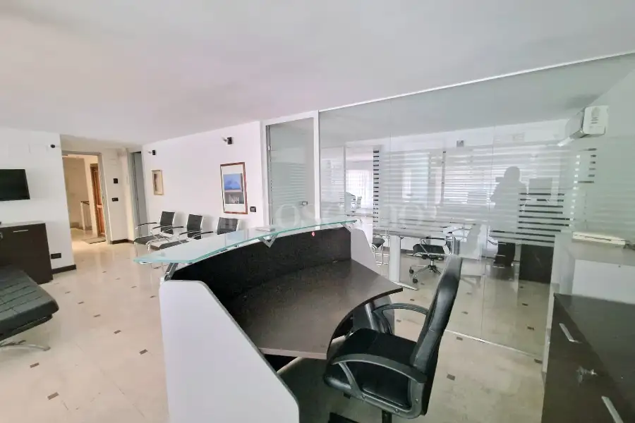 Ufficio in vendita di 100 mq a €255.000 (rif. 25/2026)