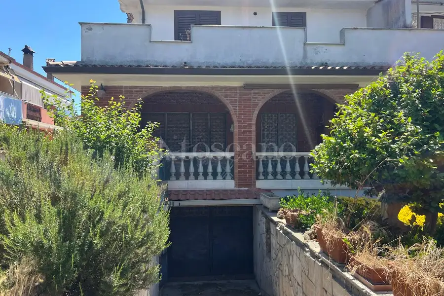 Villa Bifamiliare in vendita di 340 mq a €349.000 (rif. 30/2026)