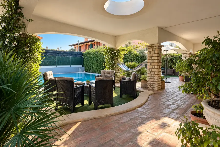 Villa in vendita di 300 mq a €1.250.000 (rif. 28/2026)