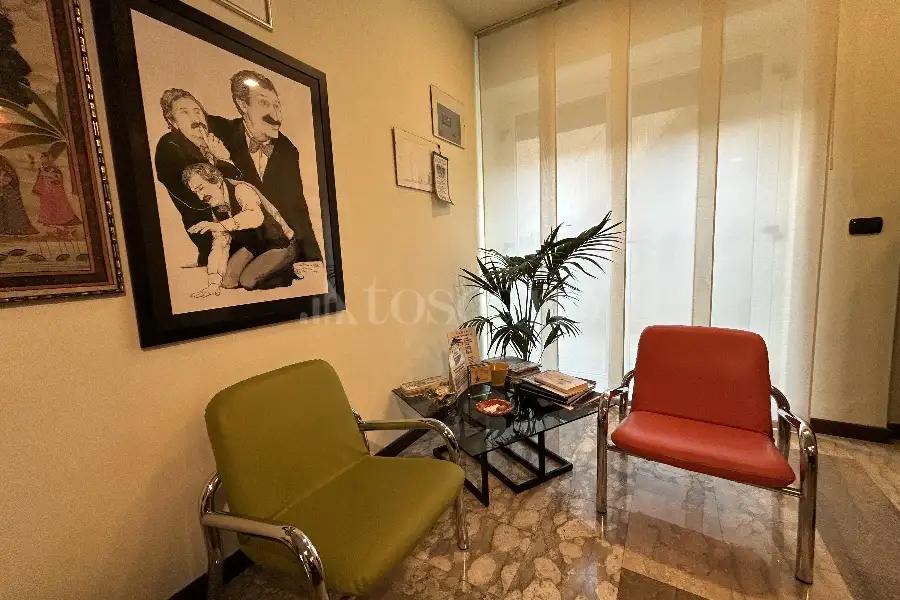Ufficio in vendita di 200 mq a €459.000 (rif. 11/2026)