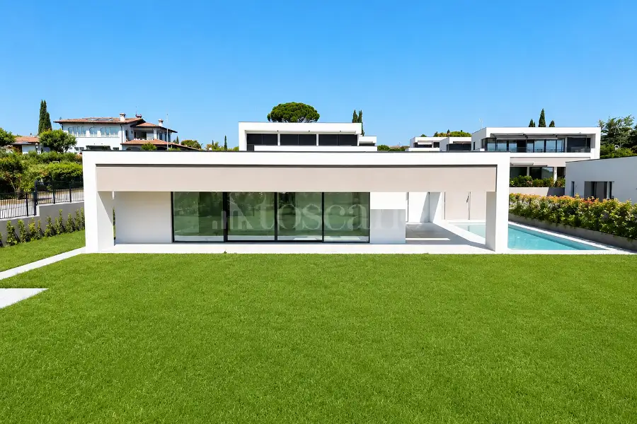Villa in vendita di 318 mq a €1.595.000 (rif. 13/2025)