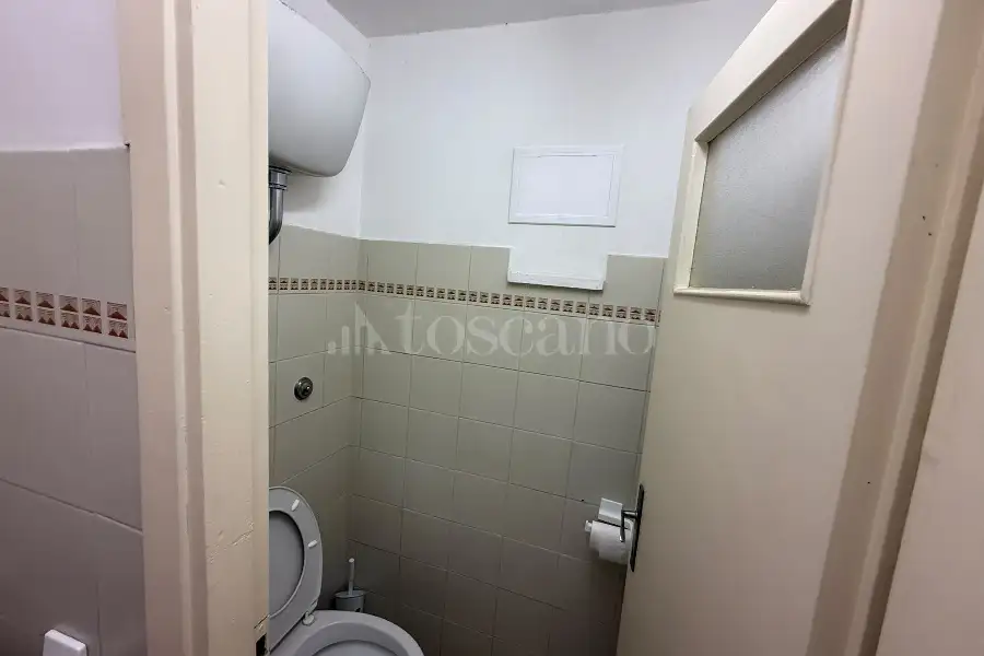 Negozio in affitto di 59 mq a €750 (rif. 27/2026)