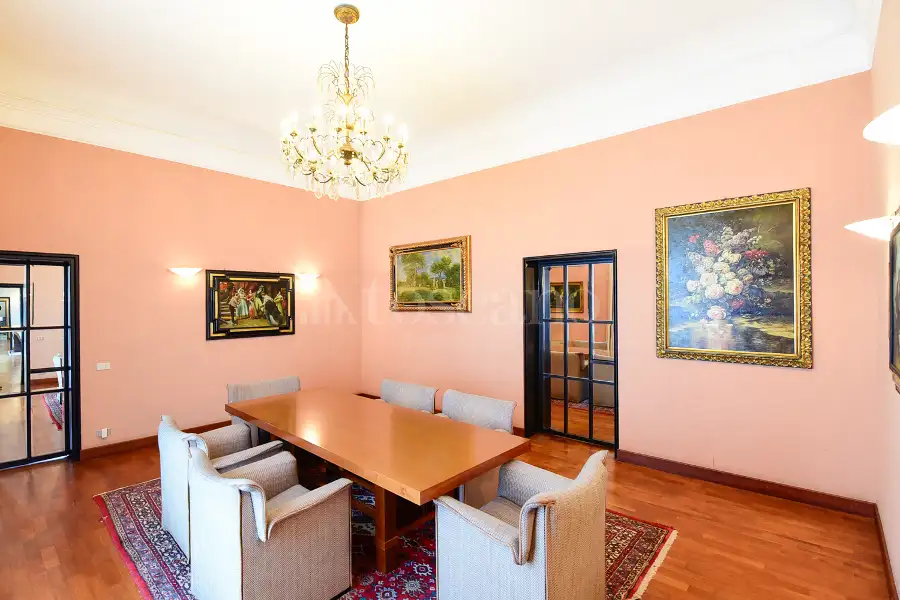 Albergo in vendita di 2.300 mq a €4.500.000 (rif. 39/2026)