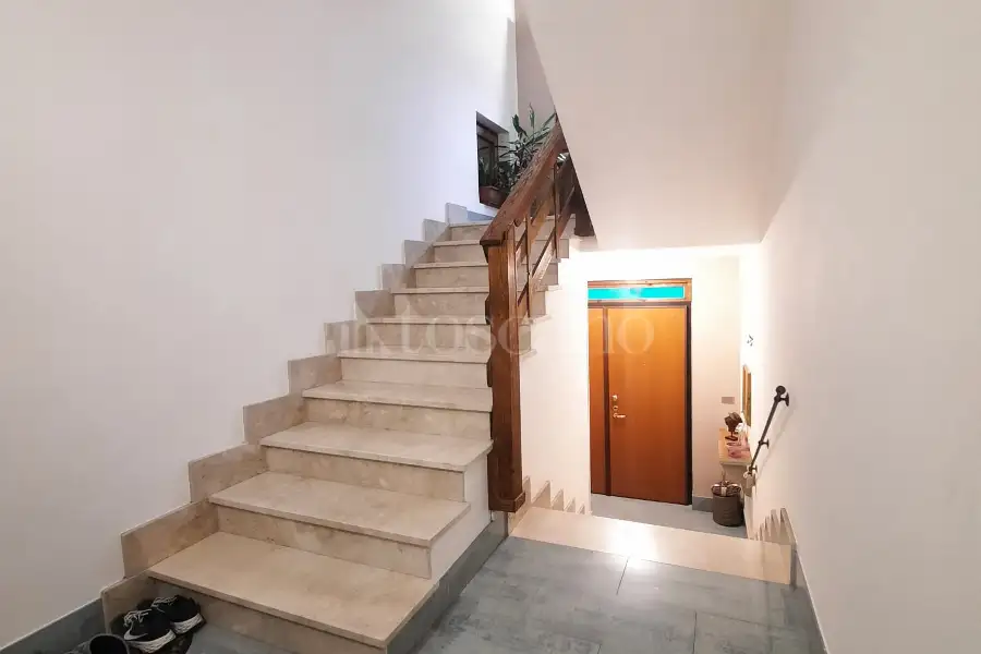 Villa Plurifamiliare in vendita di 800 mq a €795.000 (rif. 6/2025)