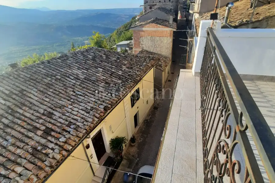 Palazzo in vendita di 200 mq a €165.000 (rif. 5/2026)