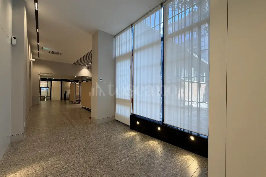 Negozio in vendita di 530 mq a €2.300.000 (rif. 65/2026)