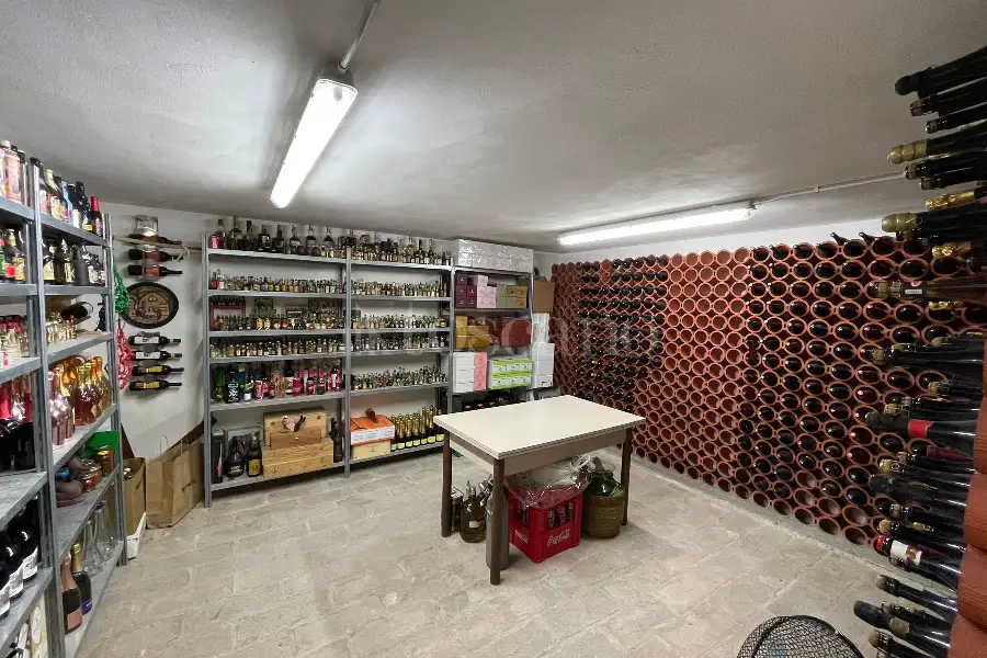 Casa Indipendente in vendita di 340 mq a €1.490.000 (rif. 24/2026)