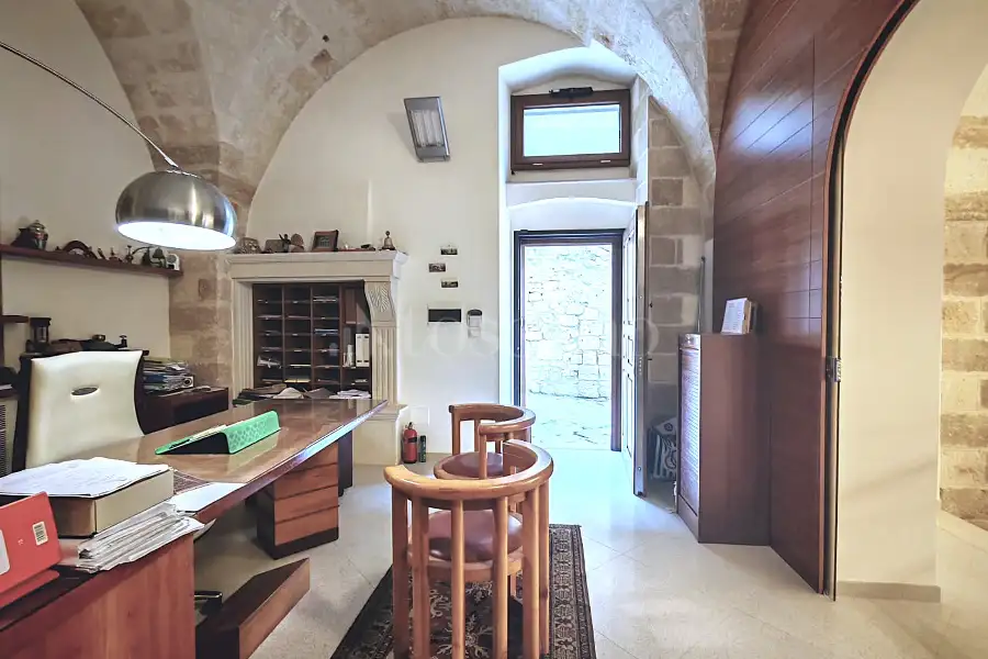 Ufficio in affitto di 140 mq a €2.000 (rif. 70/2024)