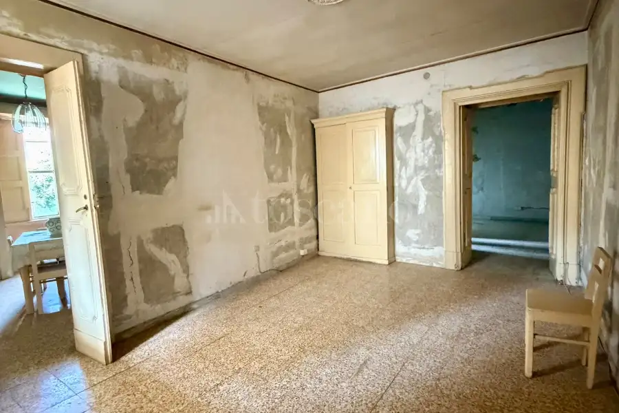 Casa Indipendente in vendita di 246 mq a €70.000 (rif. 152/2026)