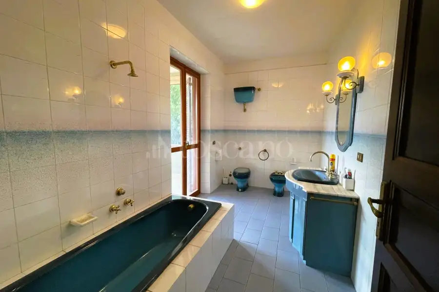 Villa in vendita di 305 mq a €650.000 (rif. 12/2025)