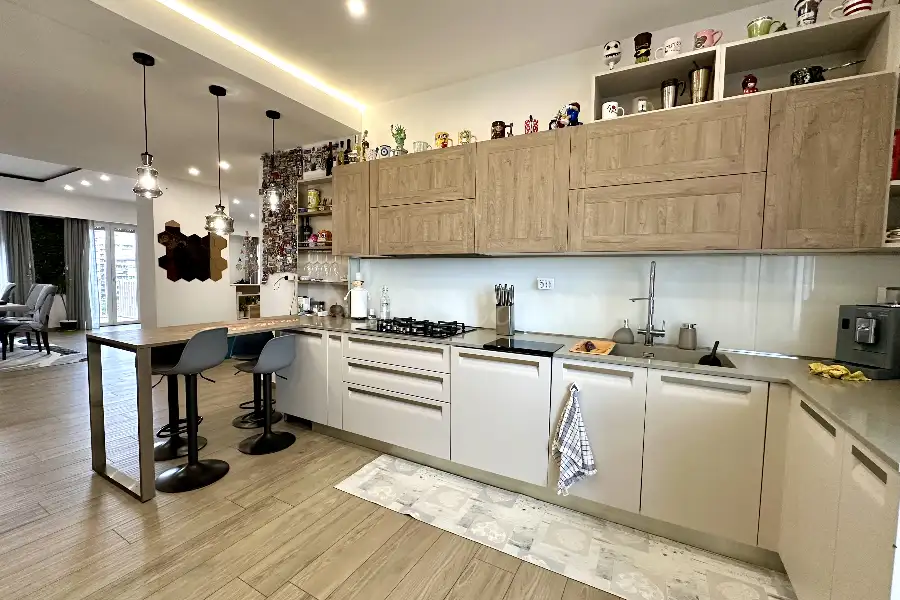 Casa in vendita di 205 mq a €360.000 (rif. 21/2025)