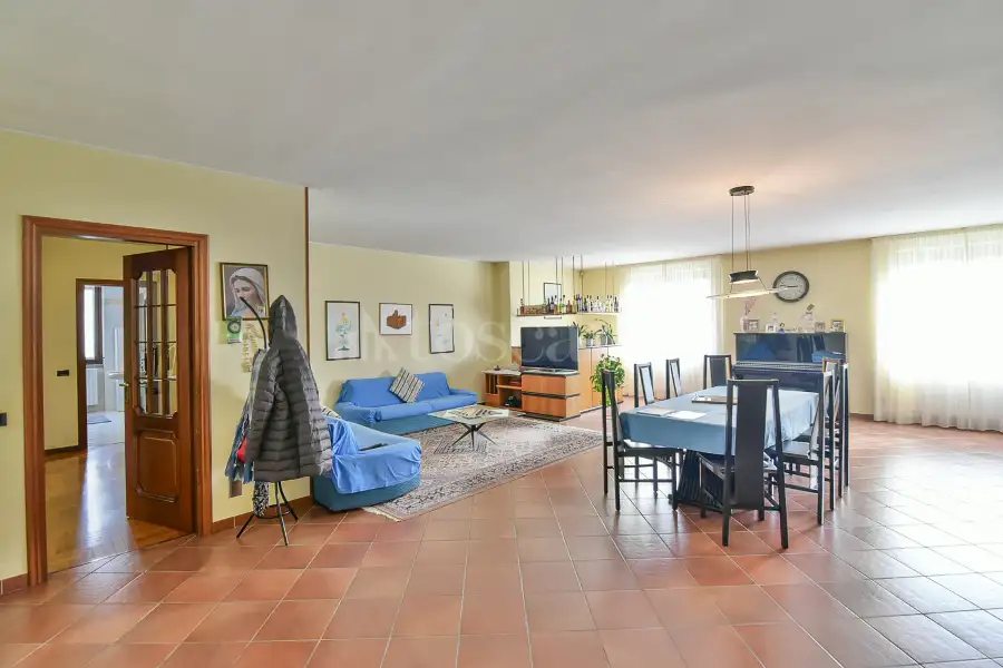 Villa in vendita di 600 mq a €880.000 (rif. 5/2026)
