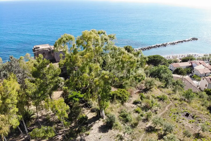 Palazzo in vendita di 290 mq a €1.100.000 (rif. 5/2022)