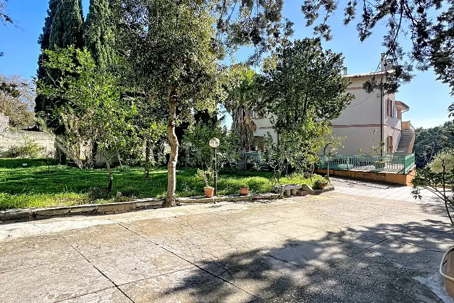 Villa in vendita di 630 mq a €670.000 (rif. 195/2025)