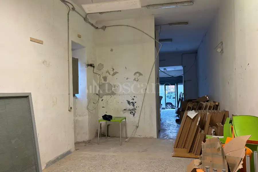 Negozio in affitto di 71 mq a €950 (rif. 2/2026)