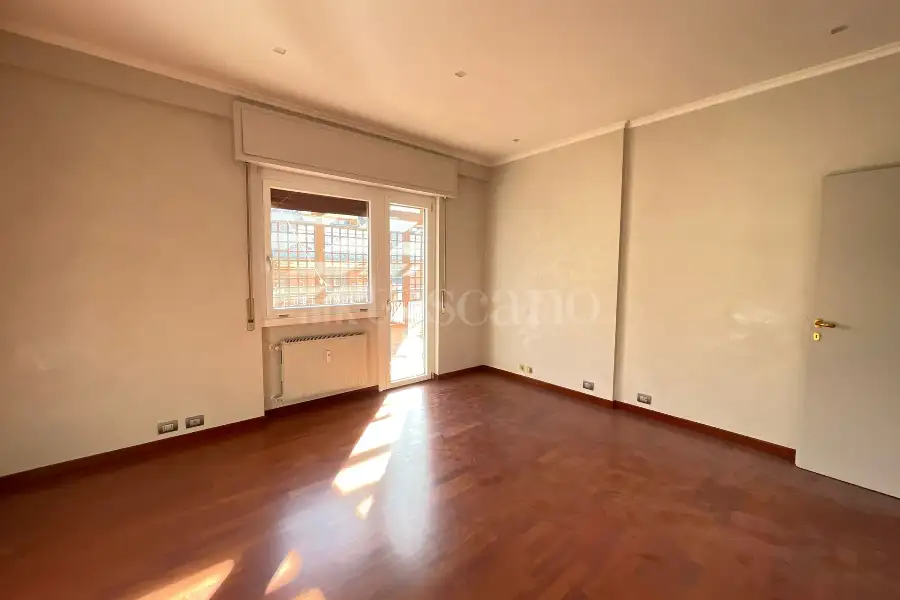 Attico in vendita di 230 mq a €1.400.000 (rif. 1/2026)