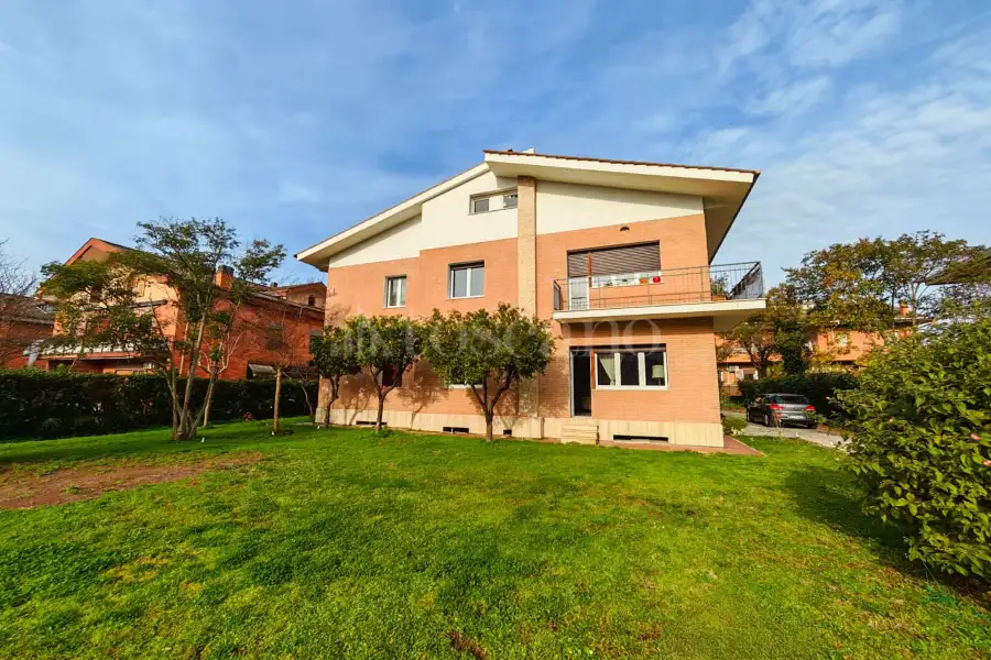 Casa in vendita di 180 mq a €425.000 (rif. 3/2026)