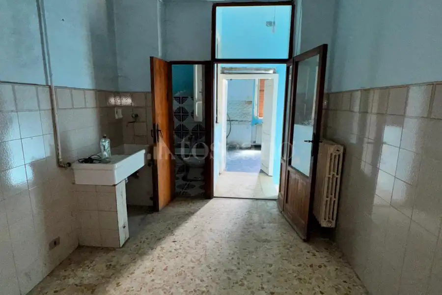 Casa Indipendente in vendita di 250 mq a €90.000 (rif. 102/2025)