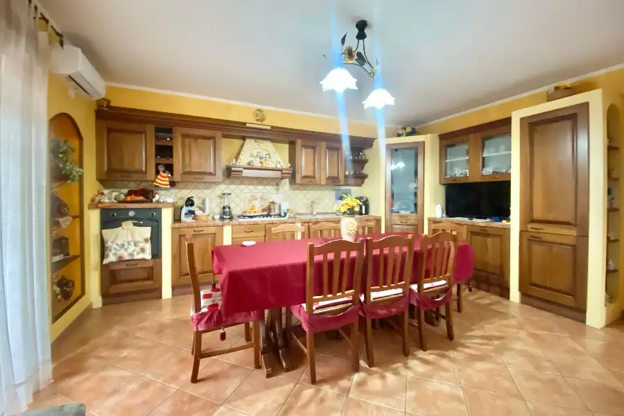 Casa in vendita di 171 mq a €176.000 (rif. 15/2025)