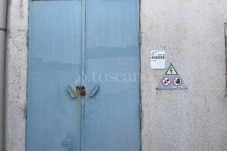 Capannone in affitto di 2.000 mq a €6.300 (rif. 23/2026)