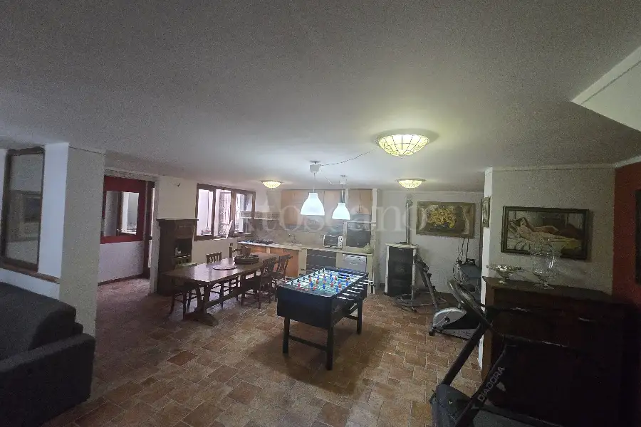 Casa Indipendente in vendita di 410 mq a €615.000 (rif. 40/2025)