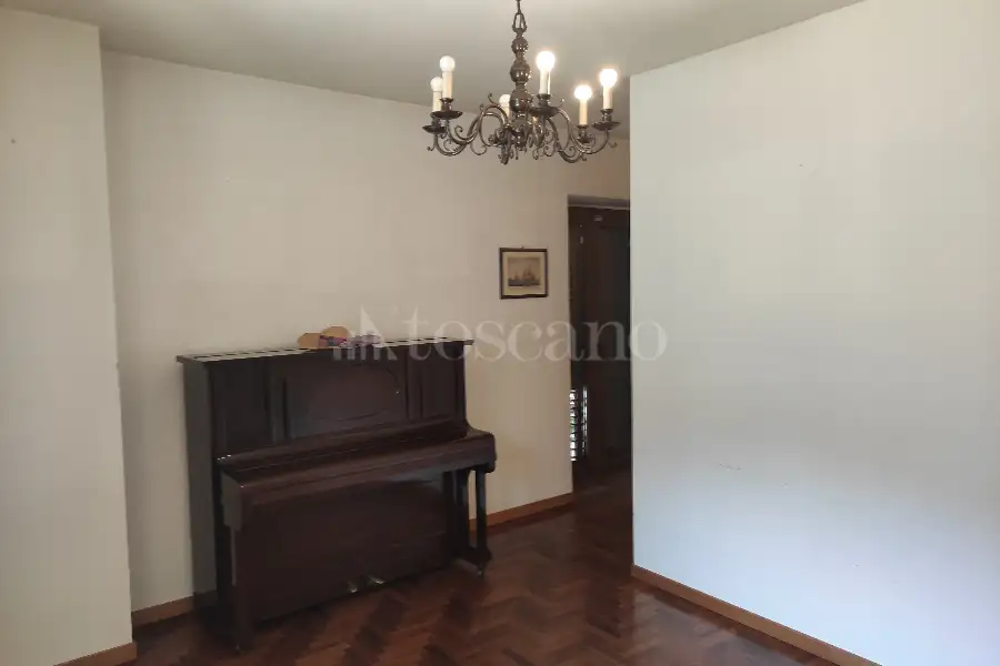 Casa in vendita di 240 mq a €160.000 (rif. 9/2025)