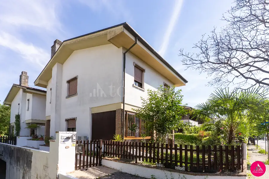 Villino a Schiera in vendita di 194 mq a €345.000 (rif. 99/2026)