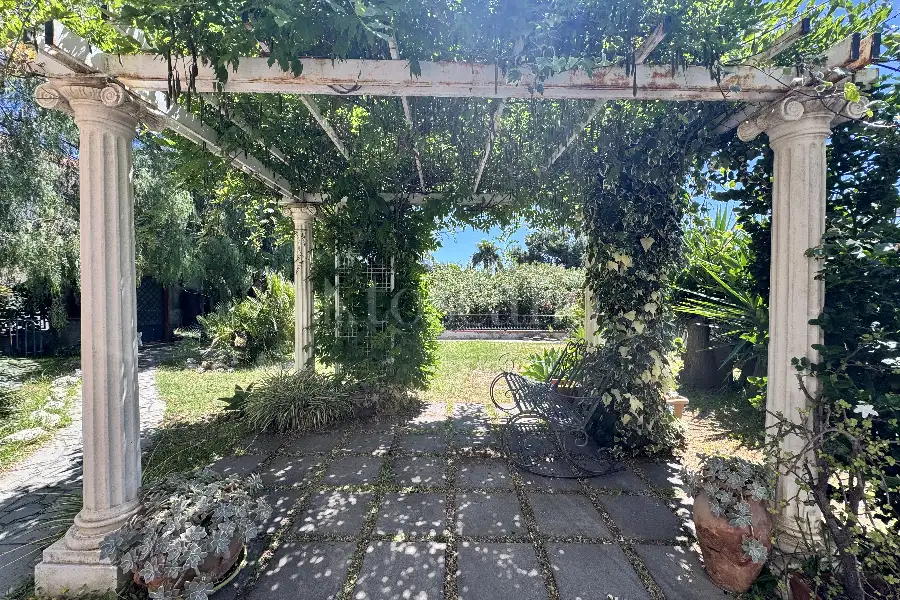 Villa in vendita di 380 mq a €550.000 (rif. 94/2026)