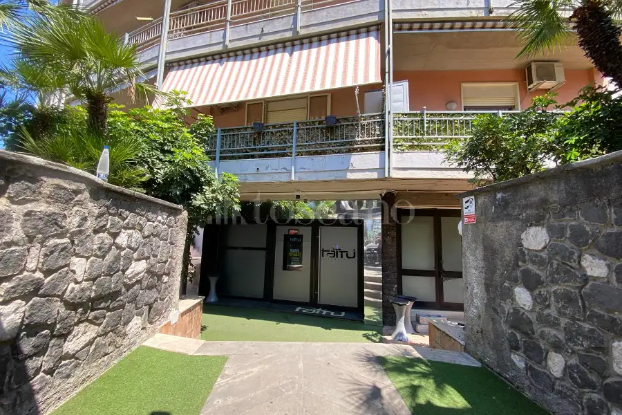 Negozio in vendita di 1.200 mq a €1.250.000 (rif. 40/2026)