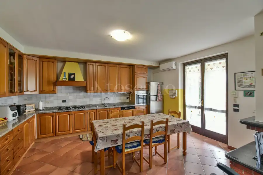Villa in vendita di 600 mq a €880.000 (rif. 5/2026)