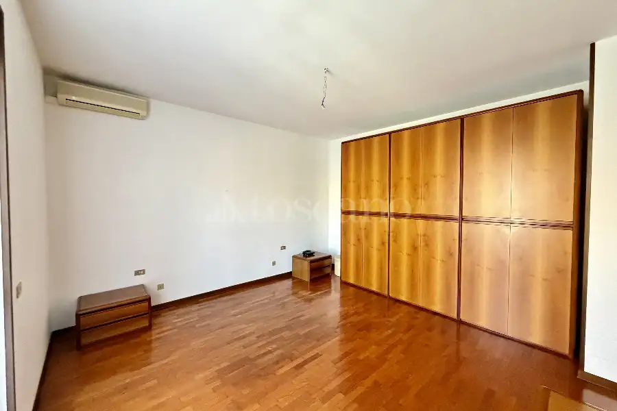 Villa in vendita di 400 mq a €870.000 (rif. 13/2026)