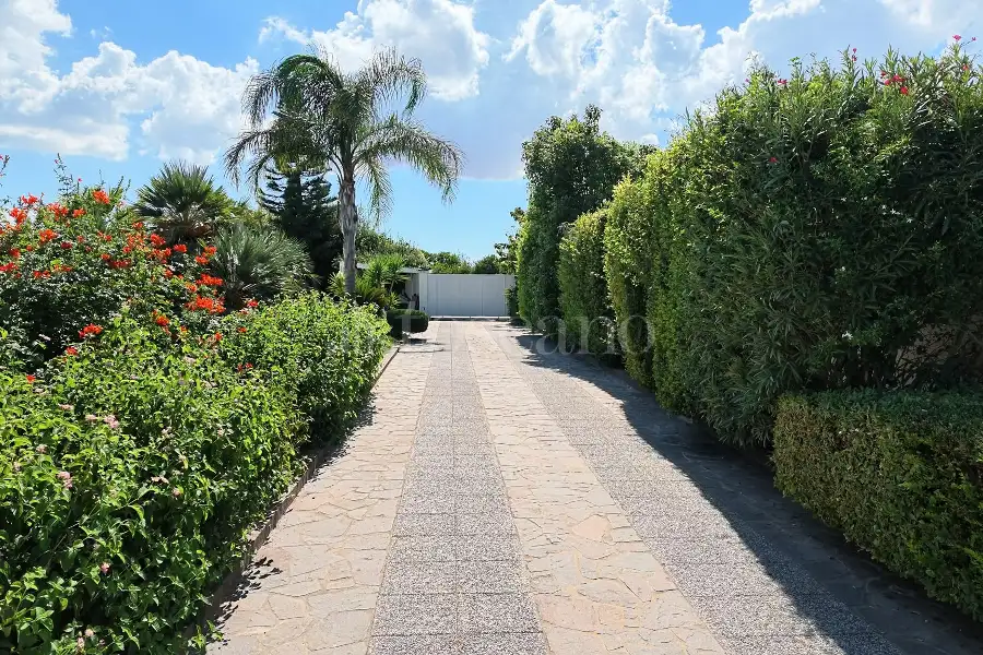 Casa Indipendente in vendita di 250 mq a €879.000 (rif. 203/2026)