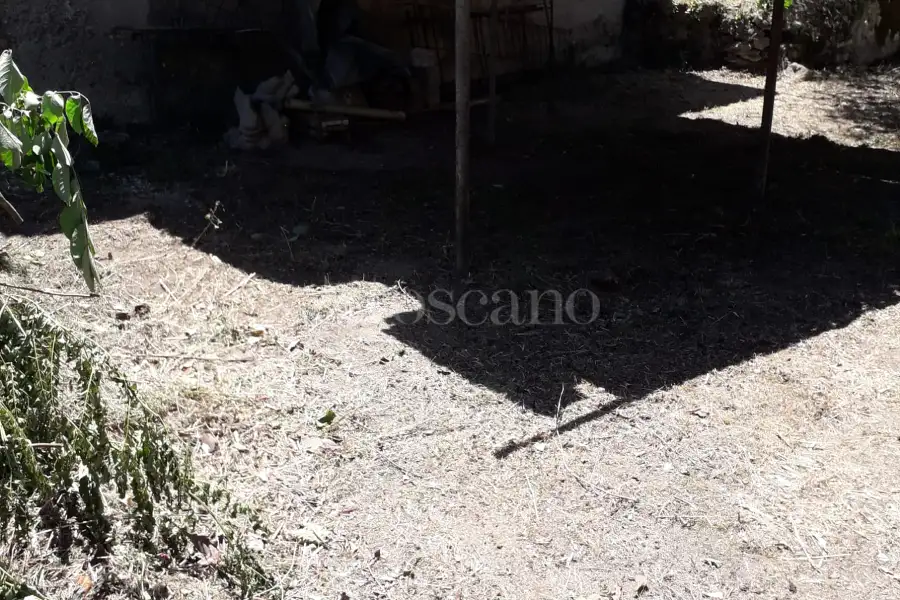 Villa in vendita di 225 mq a €100.000 (rif. 98/2016)