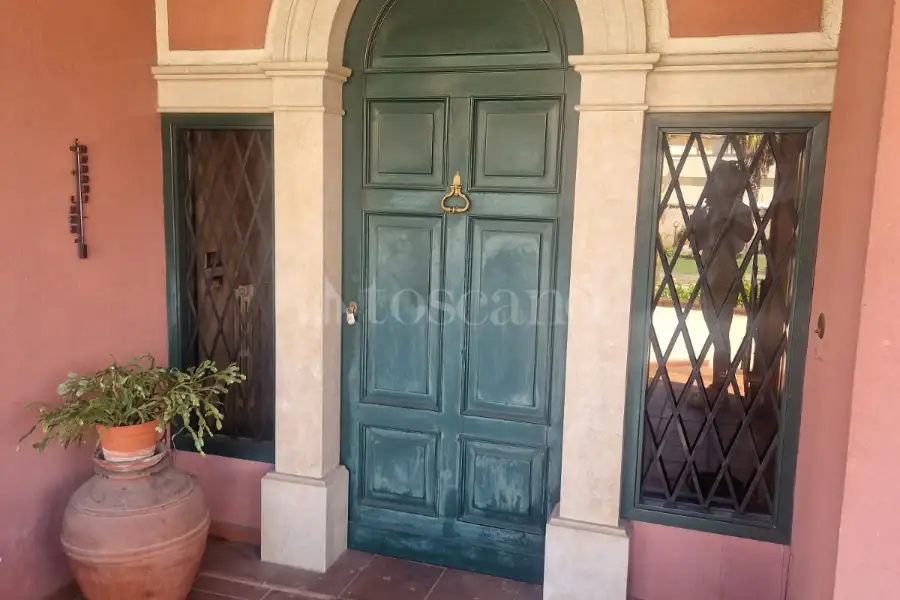 Villa in vendita di 500 mq trattativa riservata (rif. 104/2025)
