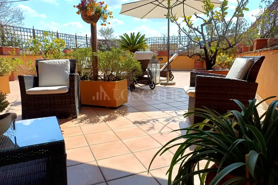 Casale in vendita di 560 mq a €1.250.000 (rif. 3/2026)