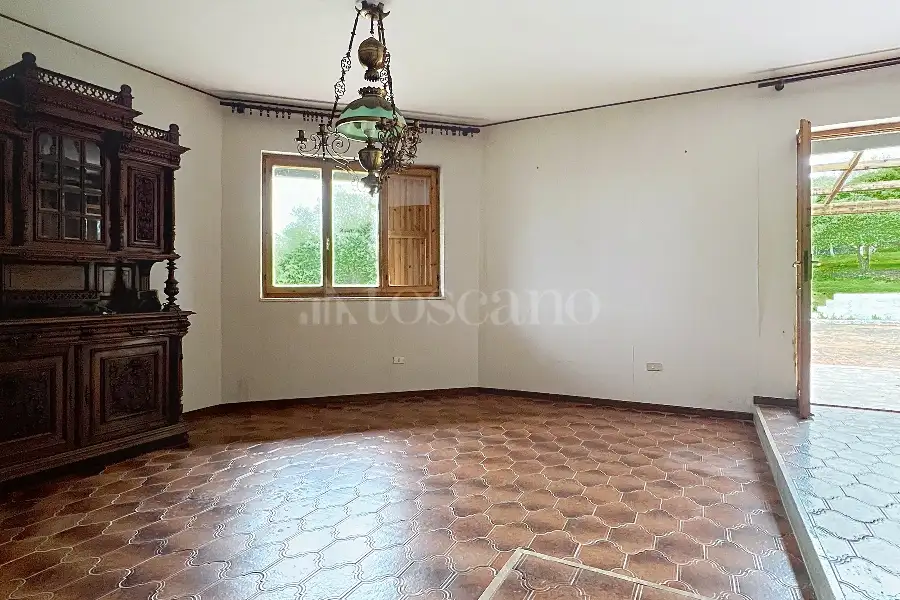 Casa Indipendente in vendita di 300 mq a €330.000 (rif. 24/2026)