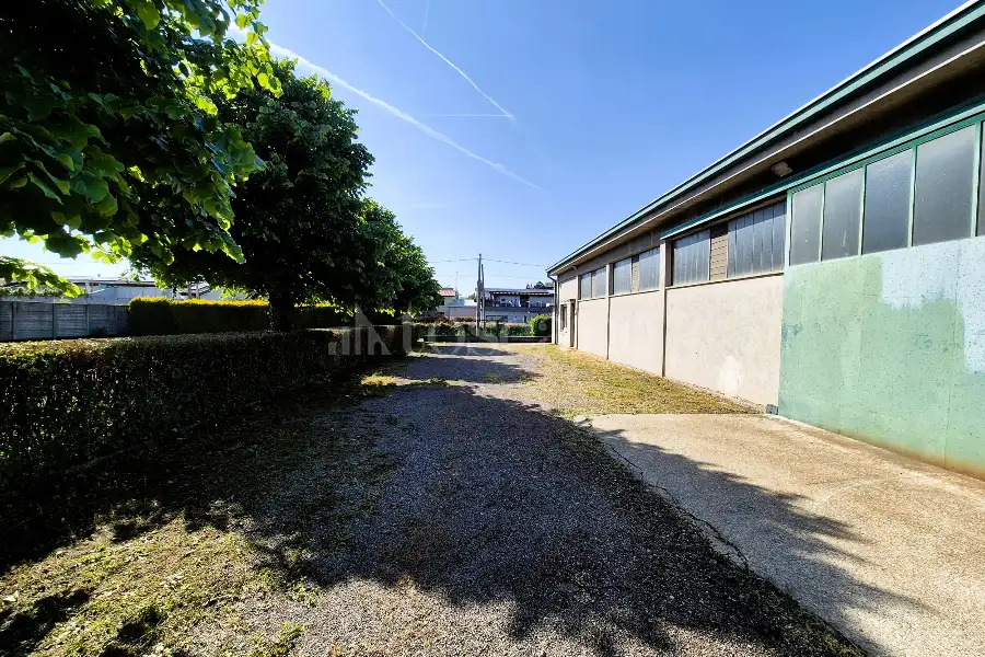 Laboratorio in vendita di 300 mq a €290.000 (rif. 24/2026)